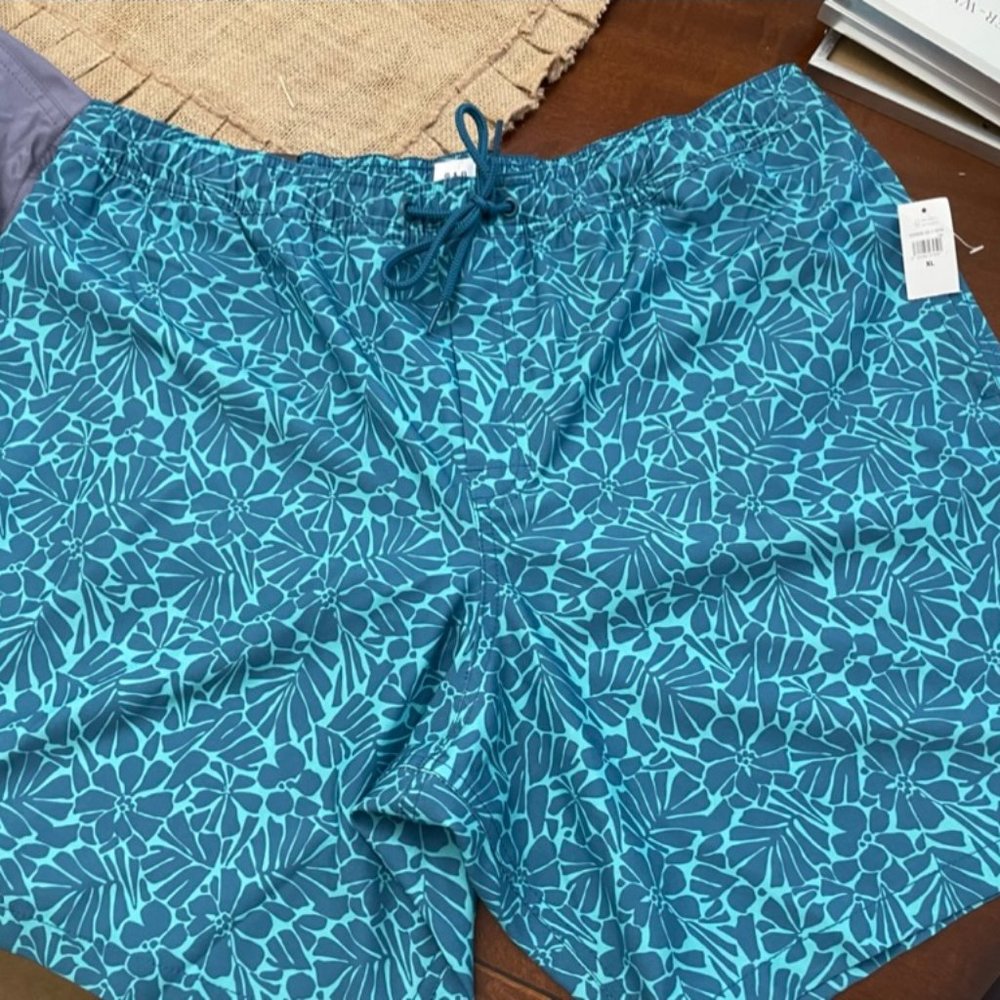 NWT GAP Mens Swim Shorts